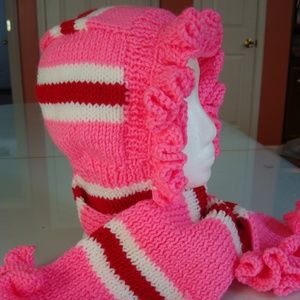 Hand Knitted Hat/Scarf, Girl's 7-9